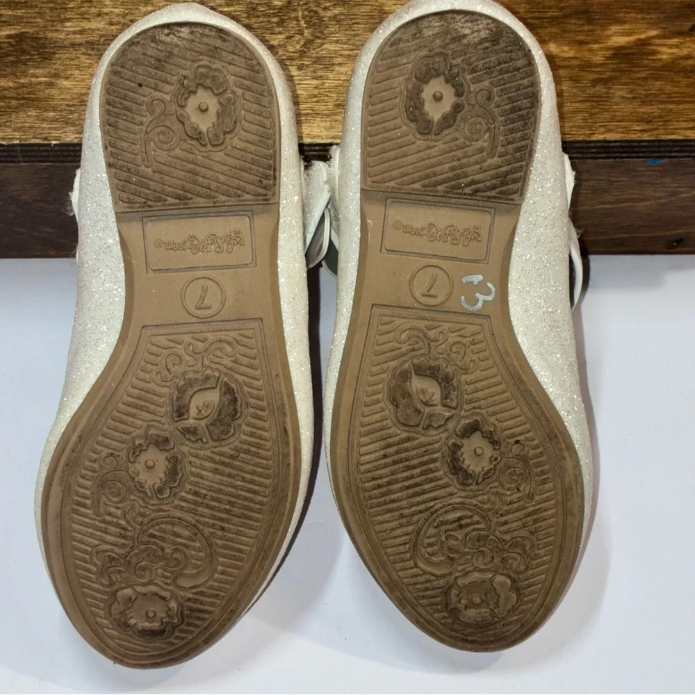 Toddler White Glitter Mary Jane Size 7 shoes sparkles Butterfly